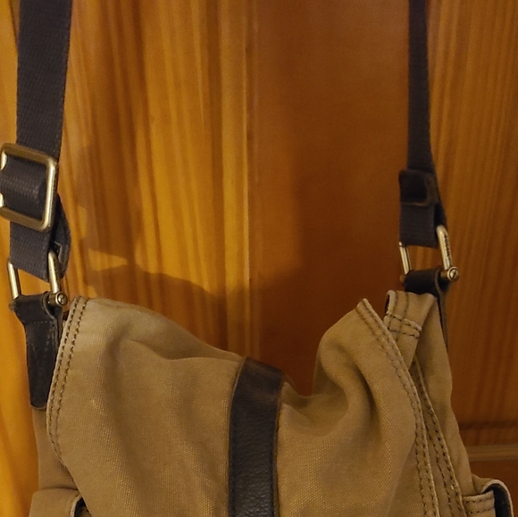 Used Fossil Satchel Bag Tan Over the Shoulder - Picture 6 of 8